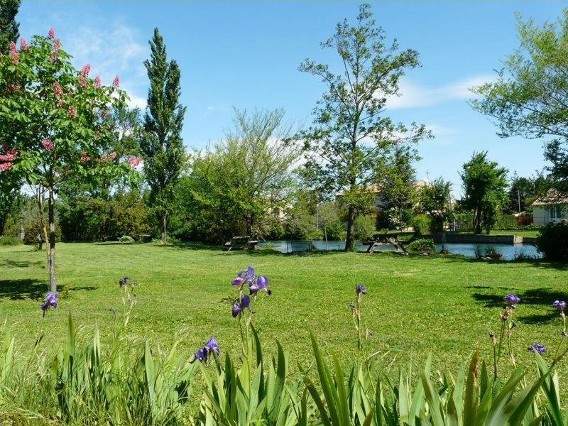 Bed and Breakfast Mas Le Pont Des Aubes Л'Иль-сюр-ла-Сорг Экстерьер фото