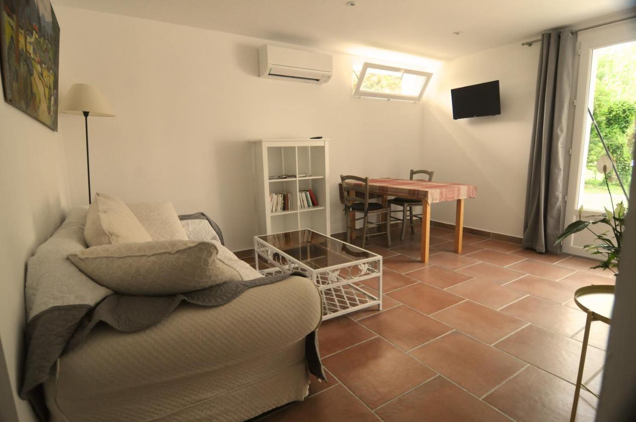 Bed and Breakfast Mas Le Pont Des Aubes Л'Иль-сюр-ла-Сорг Экстерьер фото